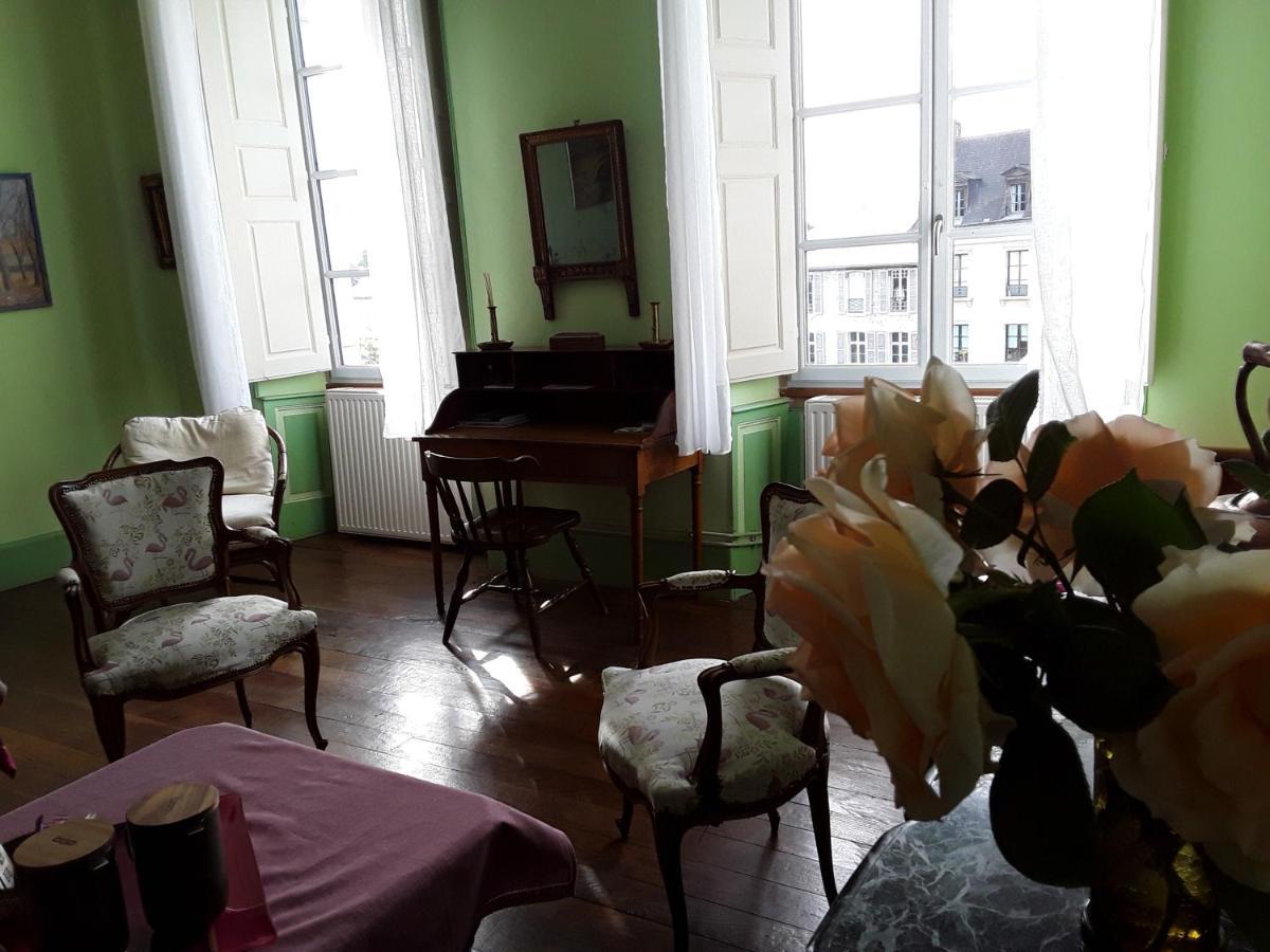 La Suite Du Peintre Oloron-Sainte-Marie Dış mekan fotoğraf